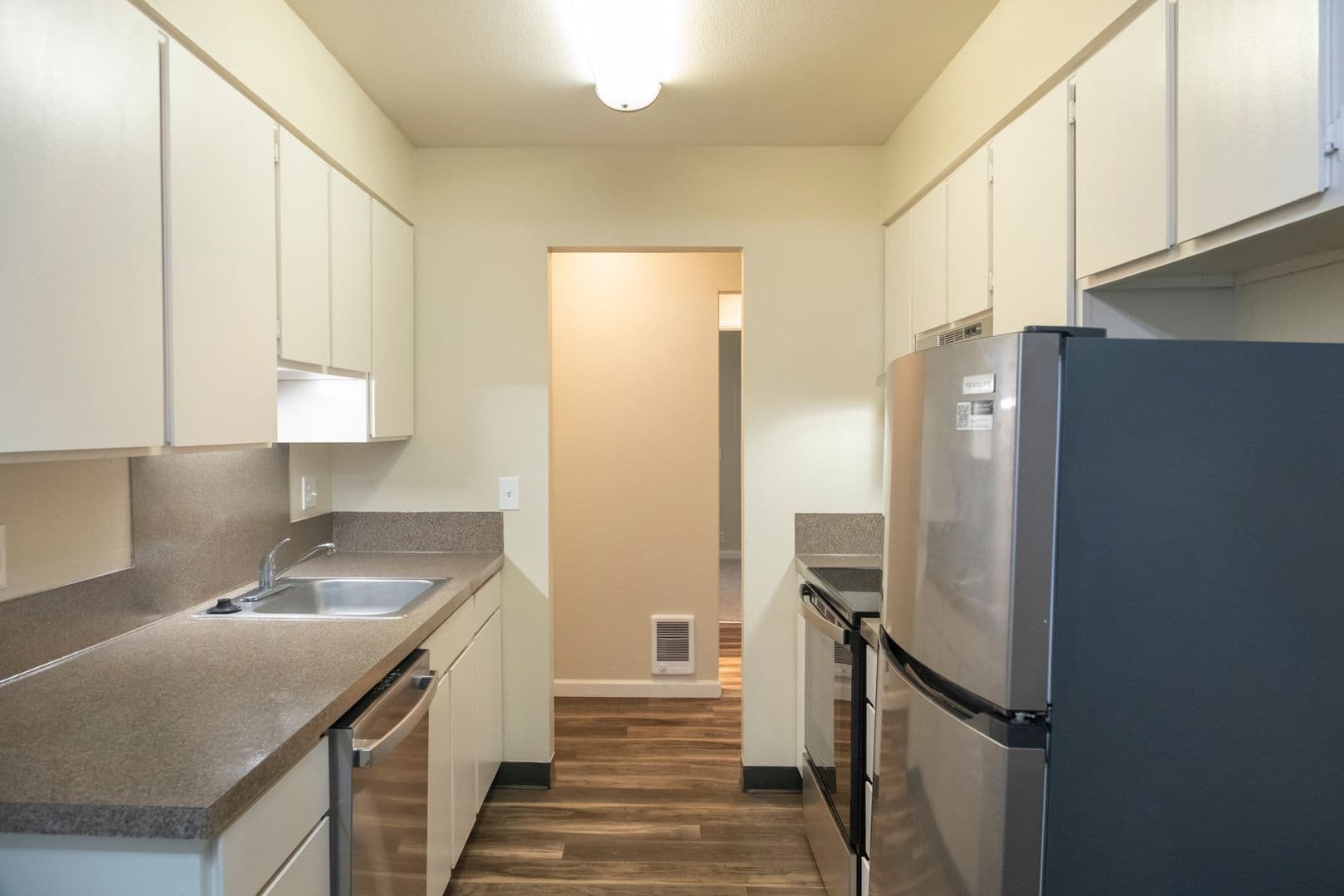 CROWN ROYAL APARTMENTS (CROW01) 9 of 15