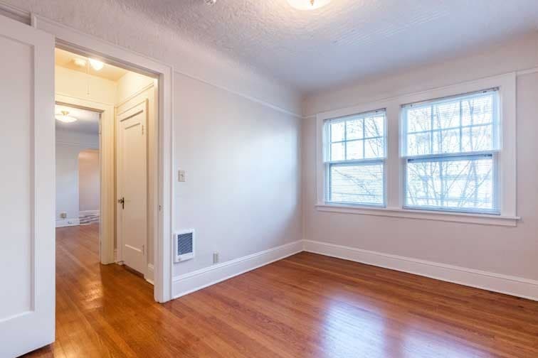 ESTELLE COURT APARTMENTS (MCM10) 6 of 8