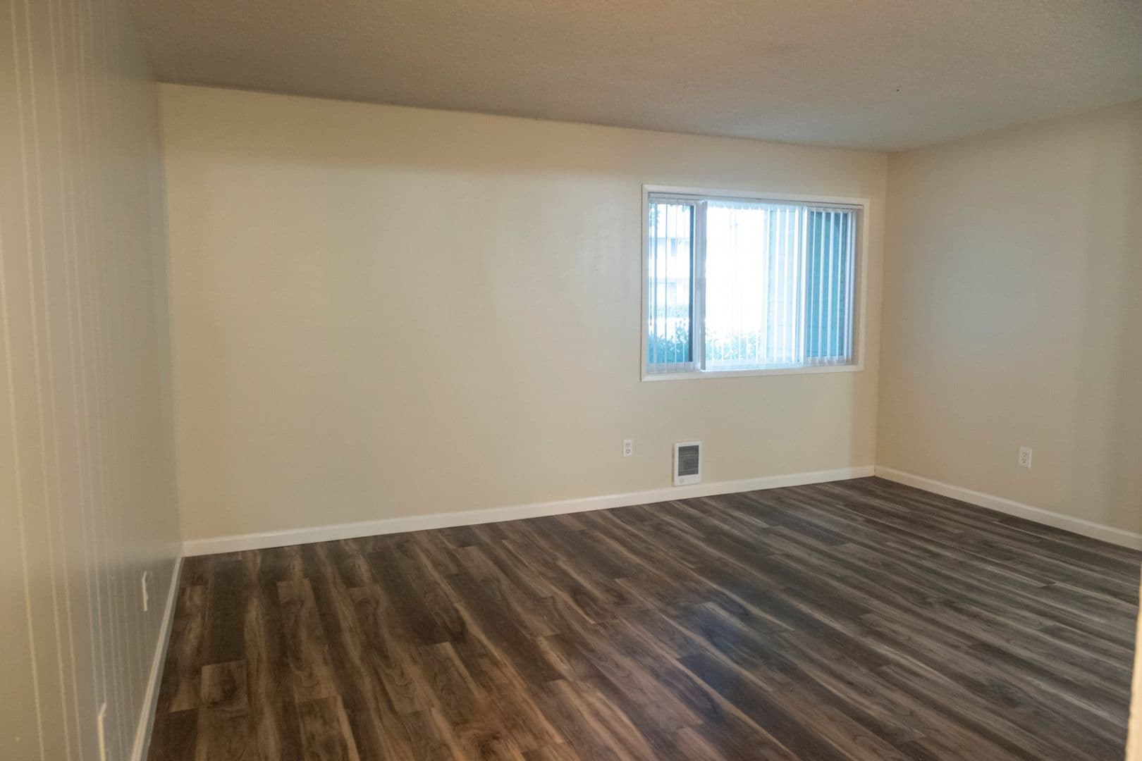 CROWN ROYAL APARTMENTS (CROW01) 3 of 15