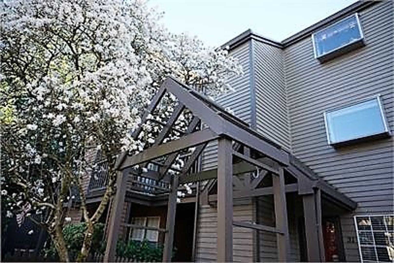 UPTOWN AT LAKE OSWEGO (UPTLO) 6 of 18