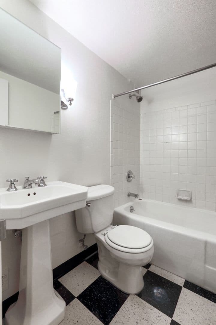 ROSE PLAZA APARTMENTS (RISI01) 15 of 31