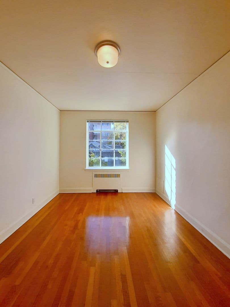 REGENT APARTMENTS (REG01) 12 of 18