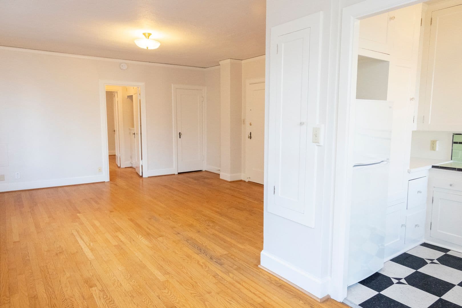 JEANNE MANOR APARTMENTS (JEAN01) 2 of 17