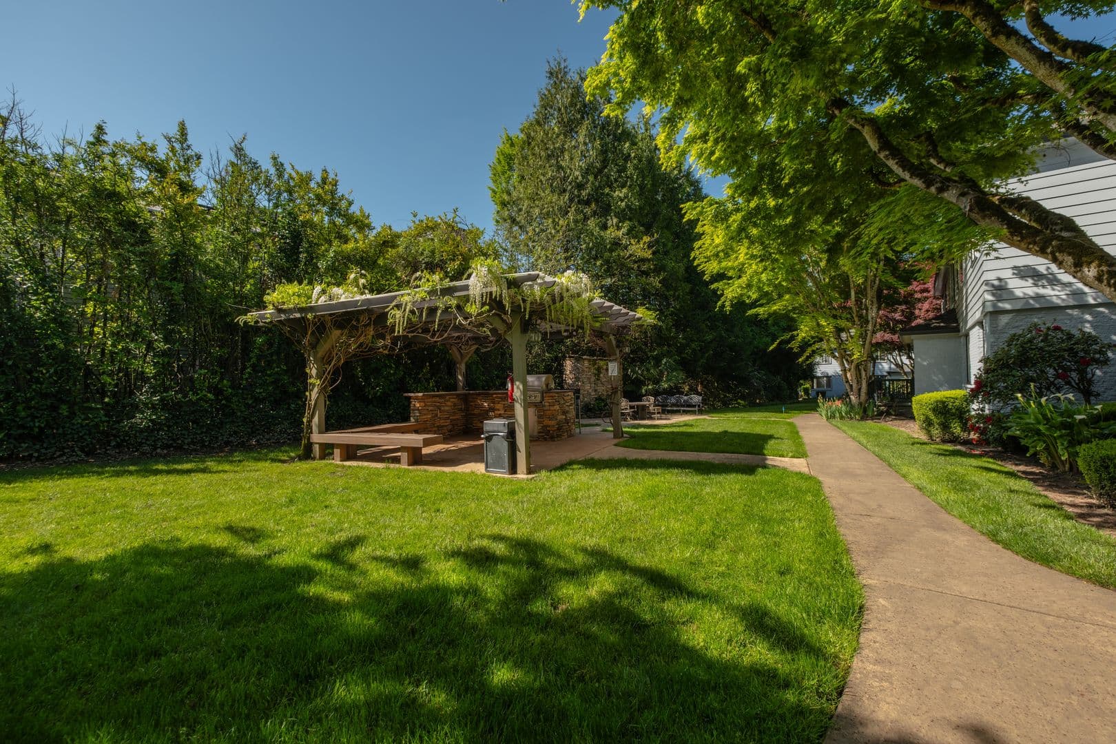 UPTOWN AT LAKE OSWEGO (UPTLO) 9 of 30
