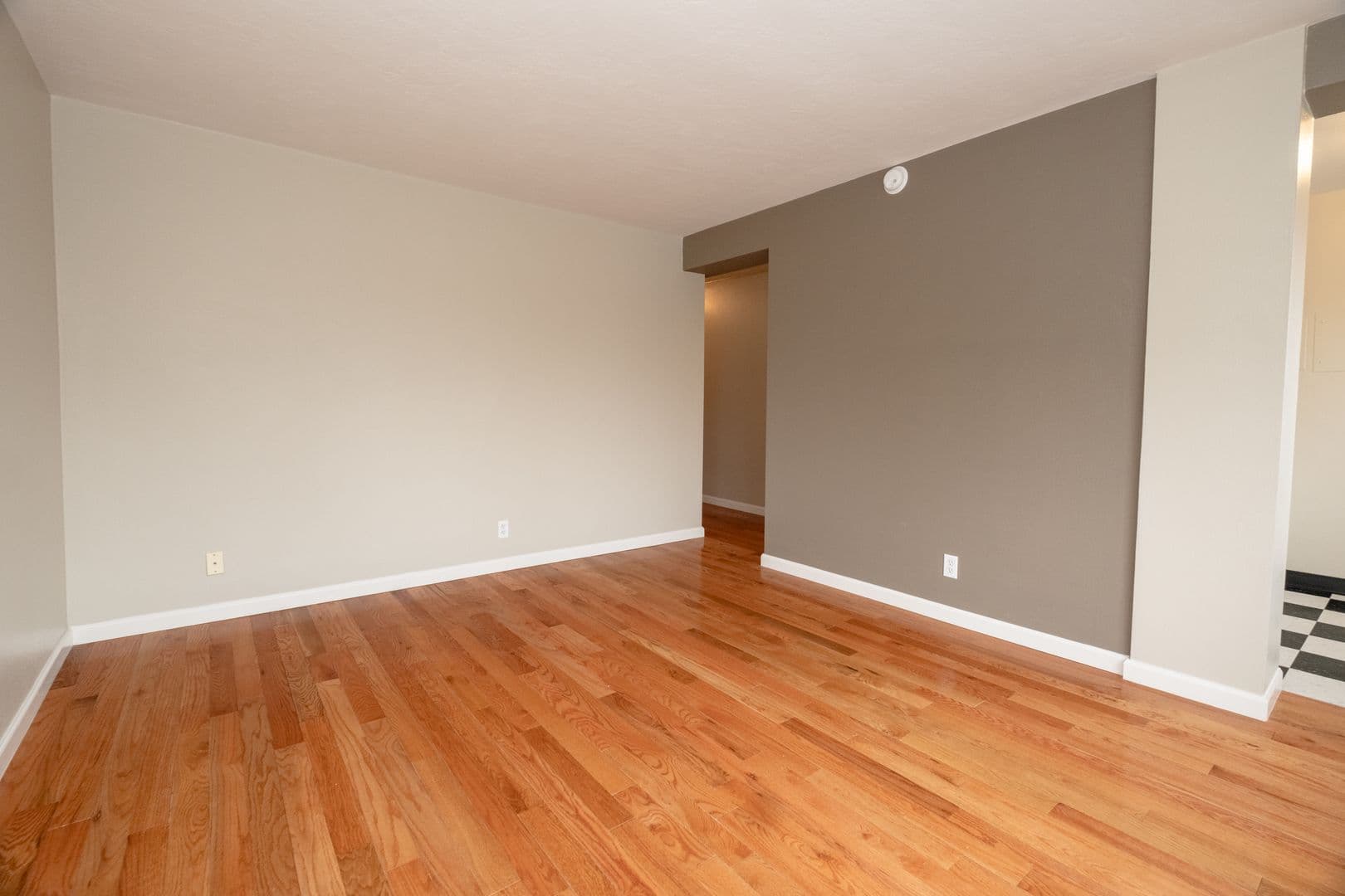 ROSE PLAZA APARTMENTS (RISI01) 6 of 29