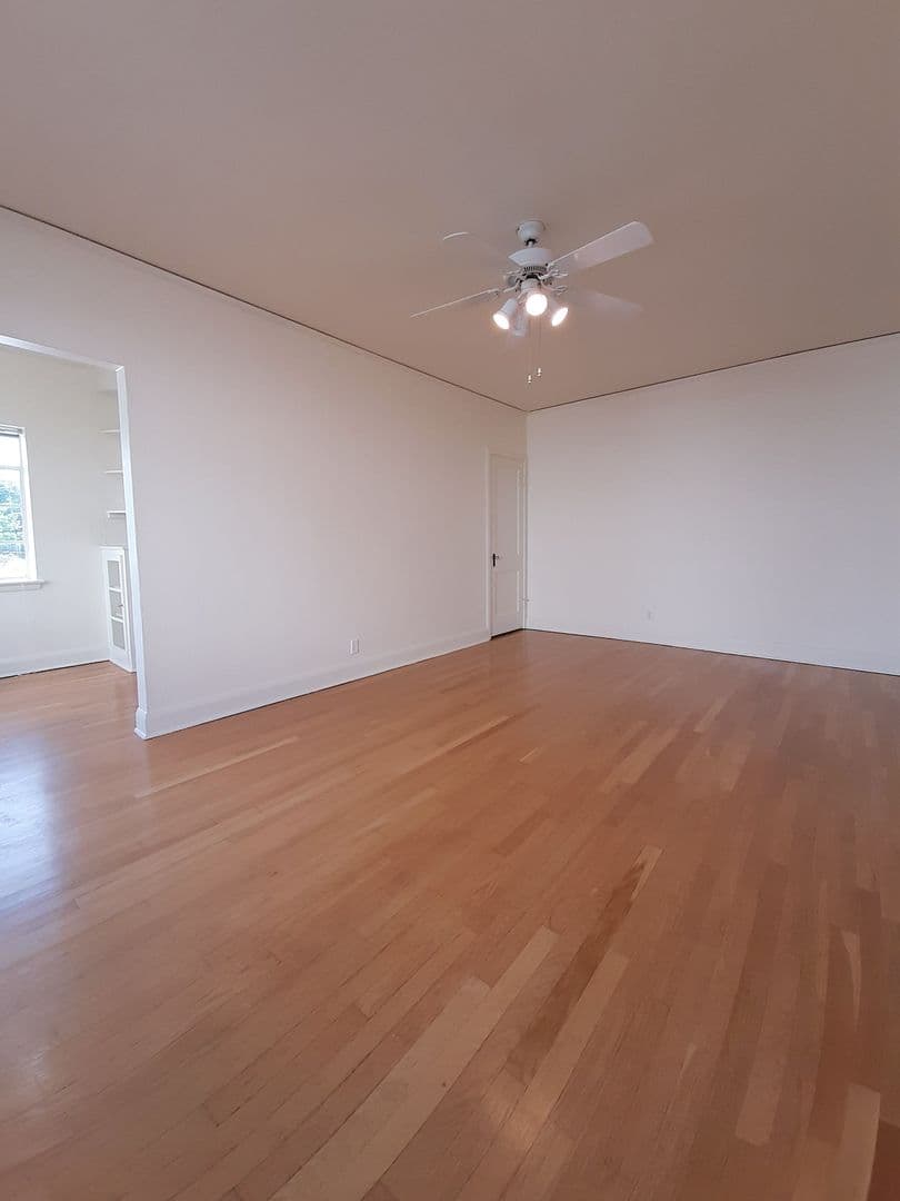 REGENT APARTMENTS (REG01) 18 of 20