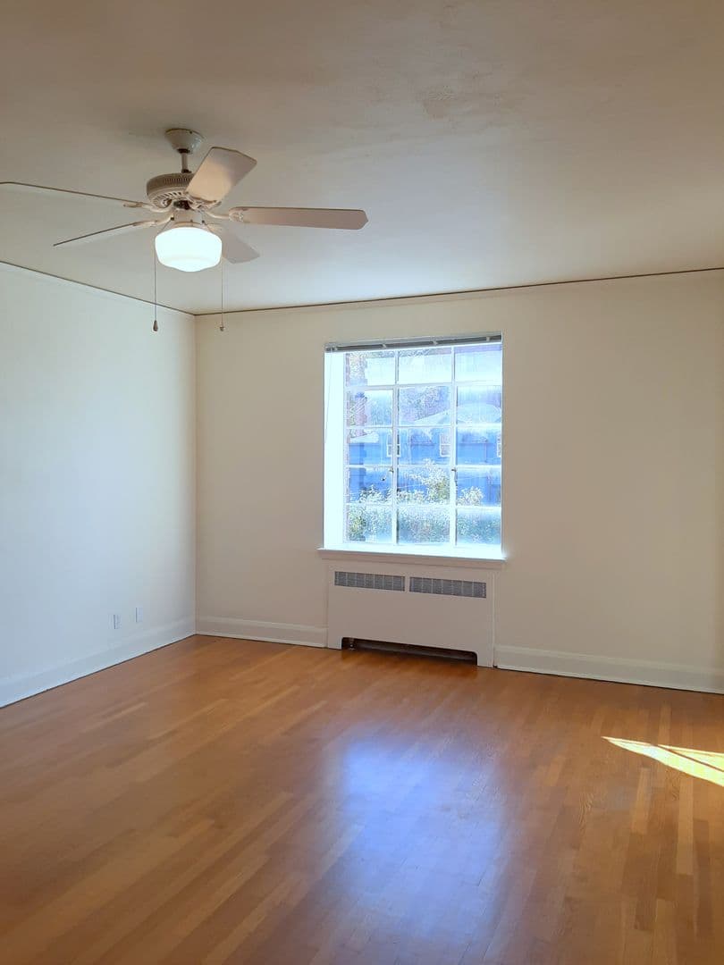 REGENT APARTMENTS (REG01) 9 of 18