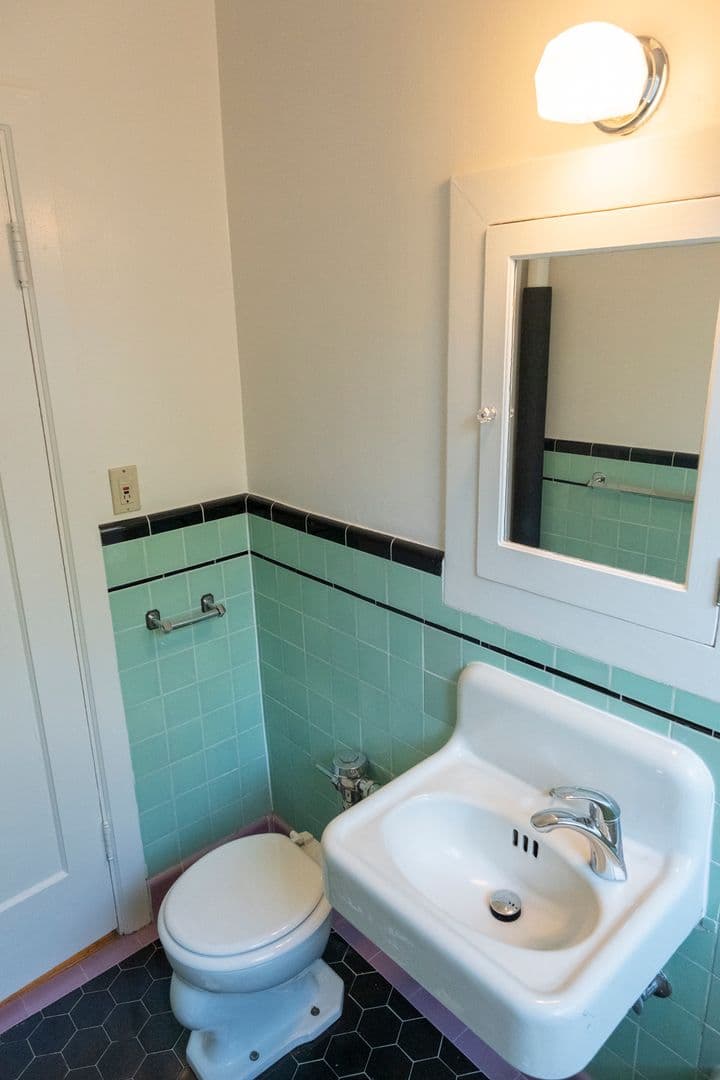 JEANNE MANOR APARTMENTS (JEAN01) 6 of 17