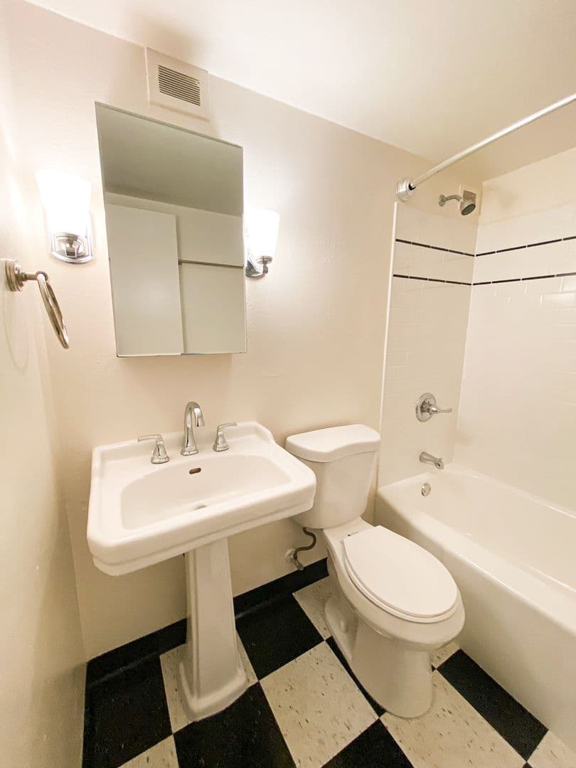 ROSE PLAZA APARTMENTS (RISI01) 18 of 29