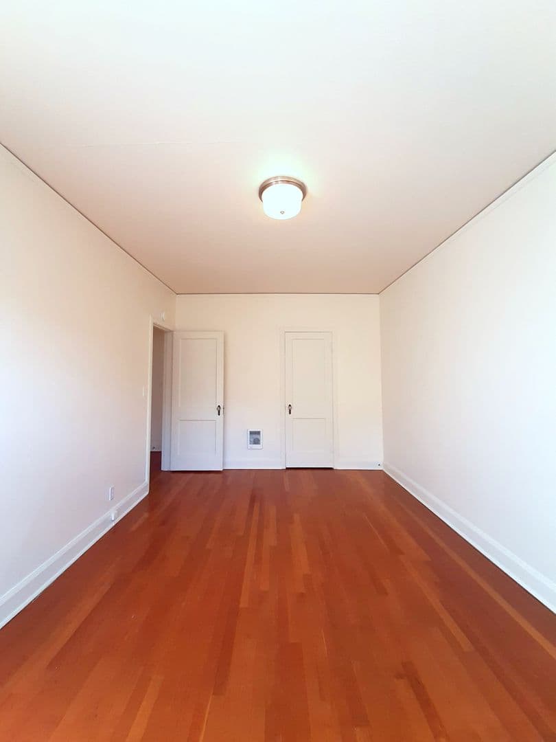 REGENT APARTMENTS (REG01) 16 of 18