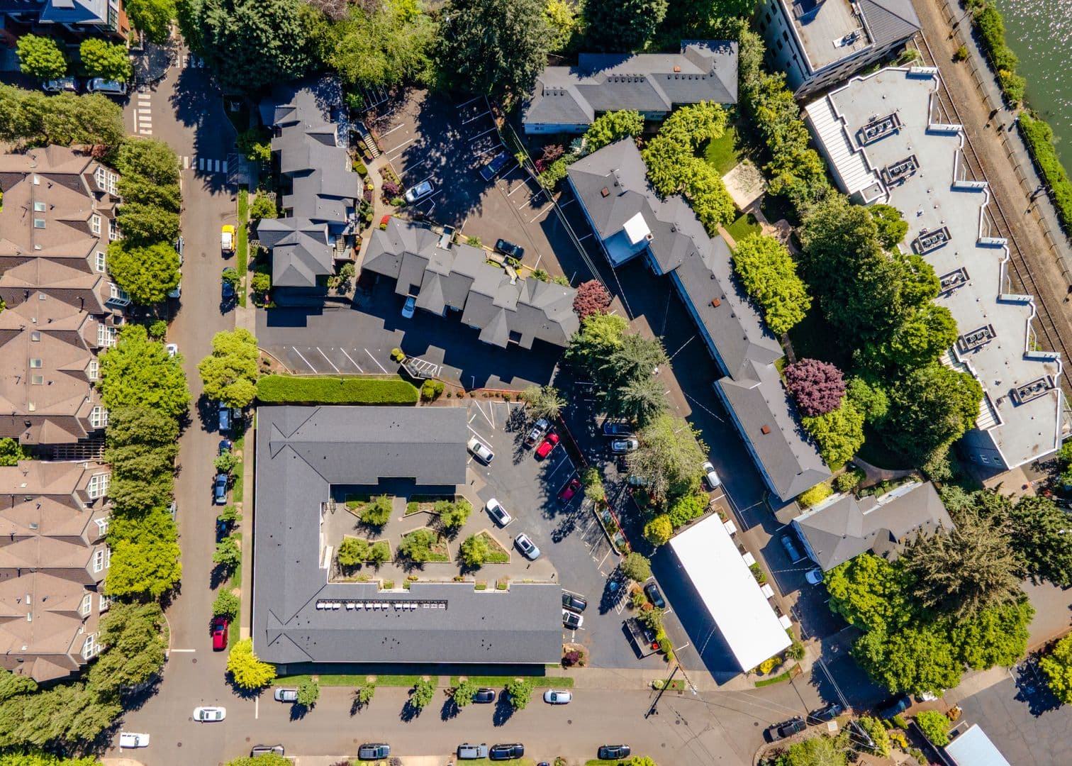 UPTOWN AT LAKE OSWEGO (UPTLO) 24 of 34