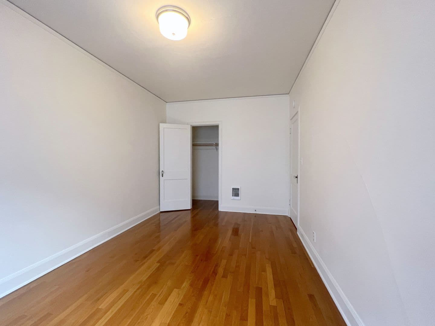 REGENT APARTMENTS (REG01) 14 of 21