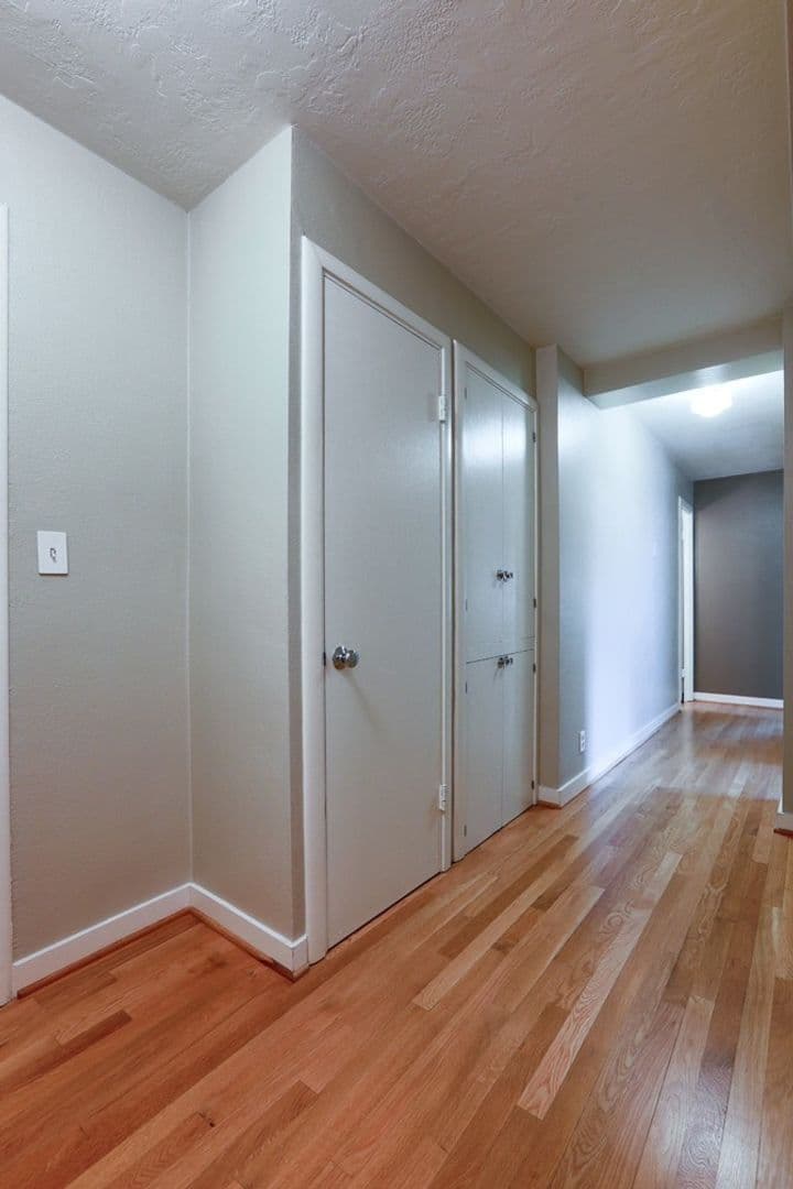 ROSE PLAZA APARTMENTS (RISI01) 8 of 31