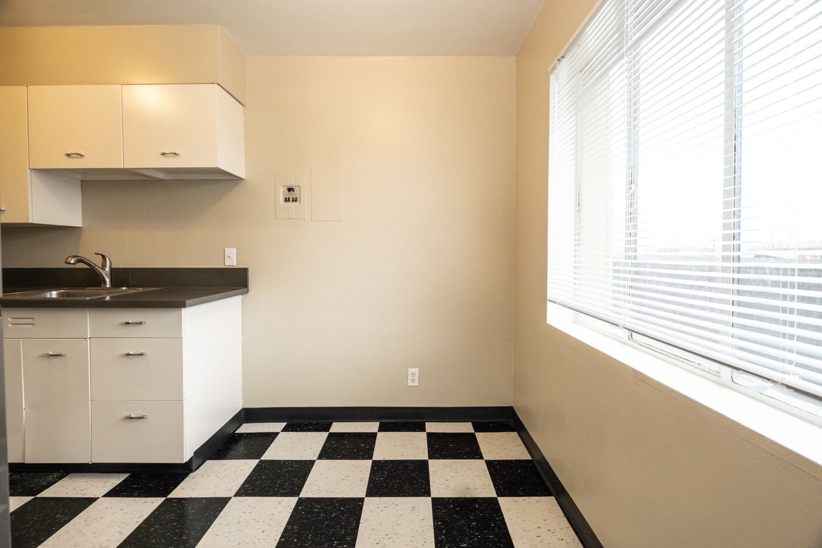 ROSE PLAZA APARTMENTS (RISI01) 15 of 29