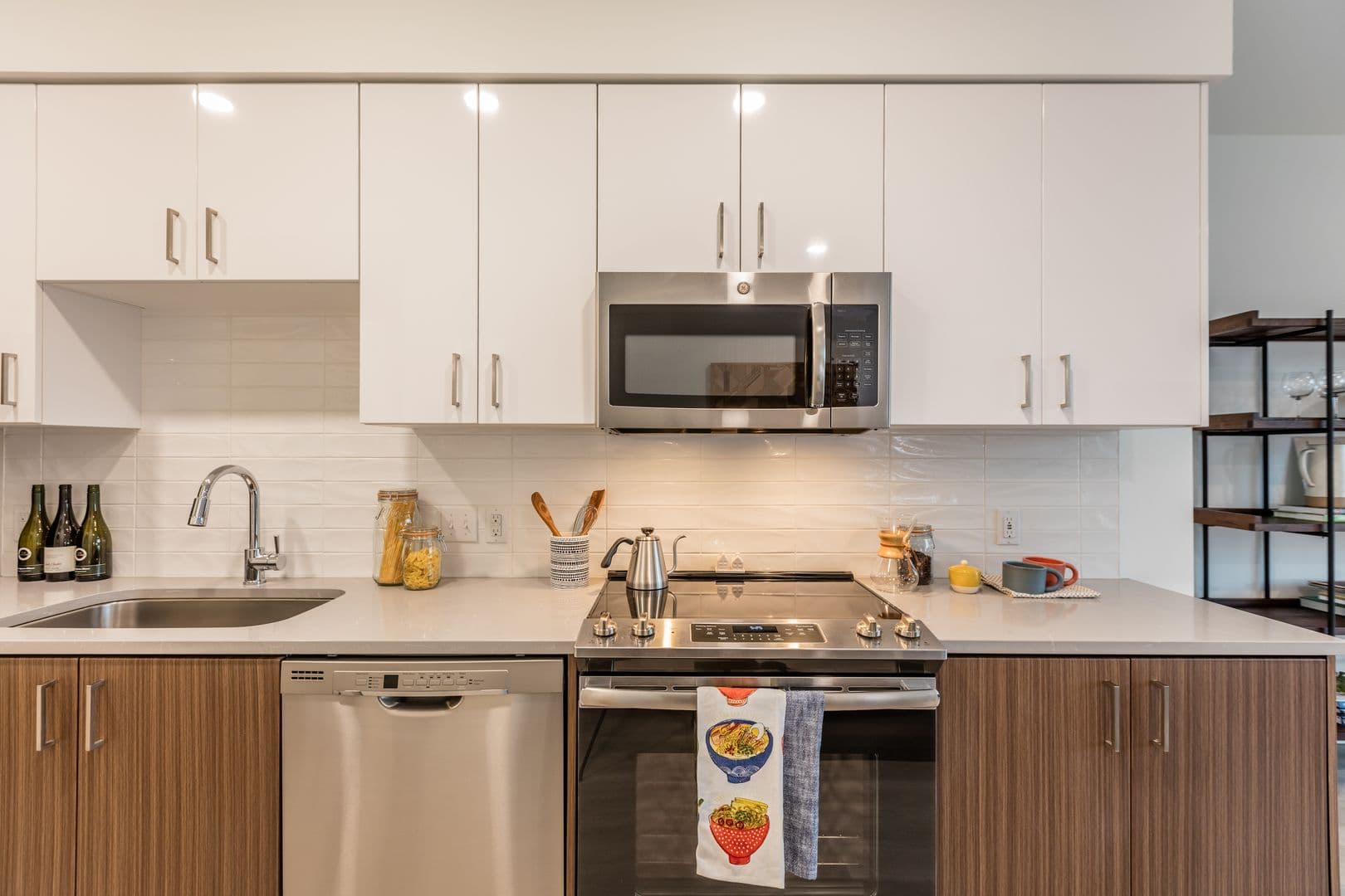 HOMEROOM APARTMENTS (HOME01) 7 of 14