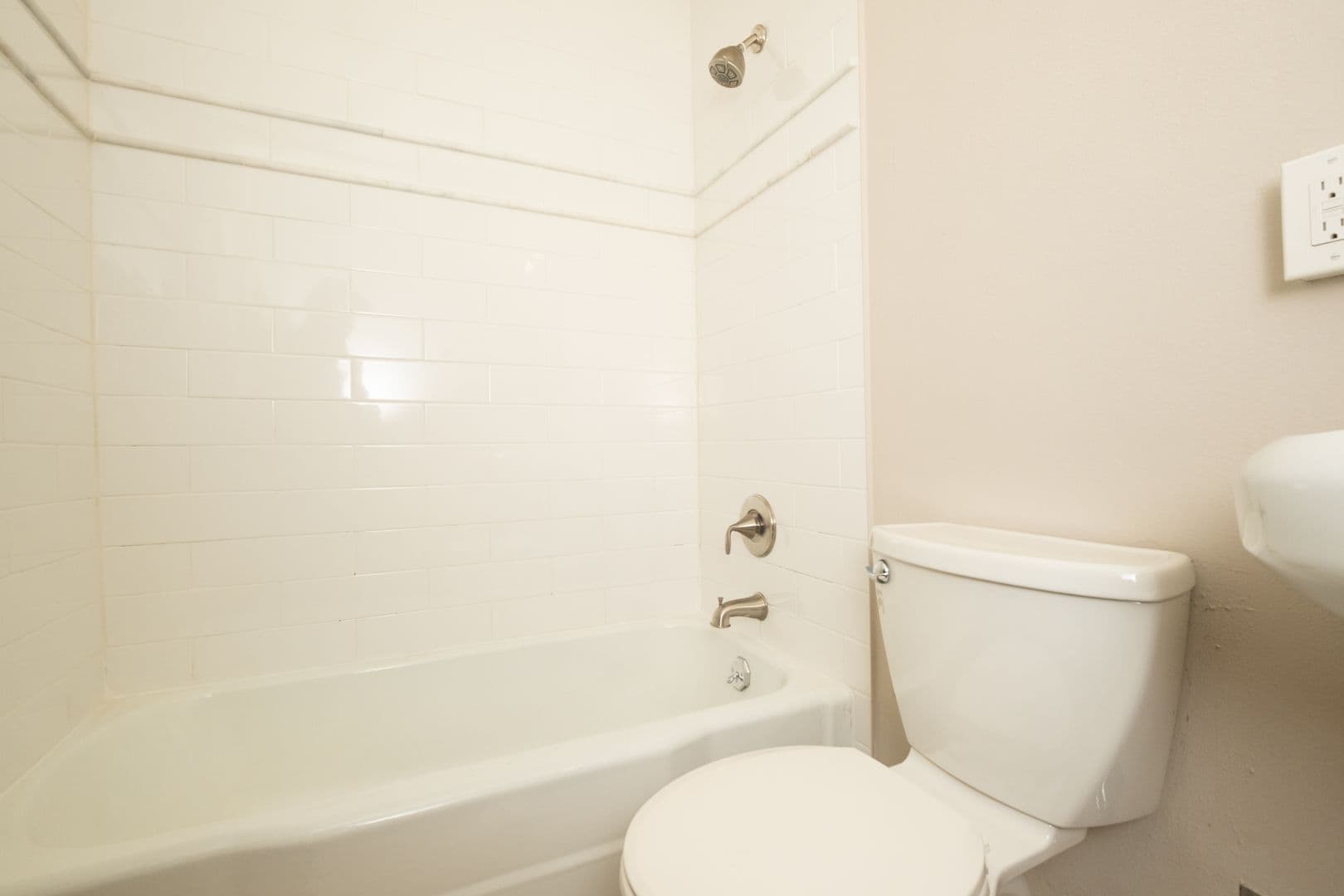 BEVERLY ALDER APARTMENTS (BEVAL01) 4 of 12