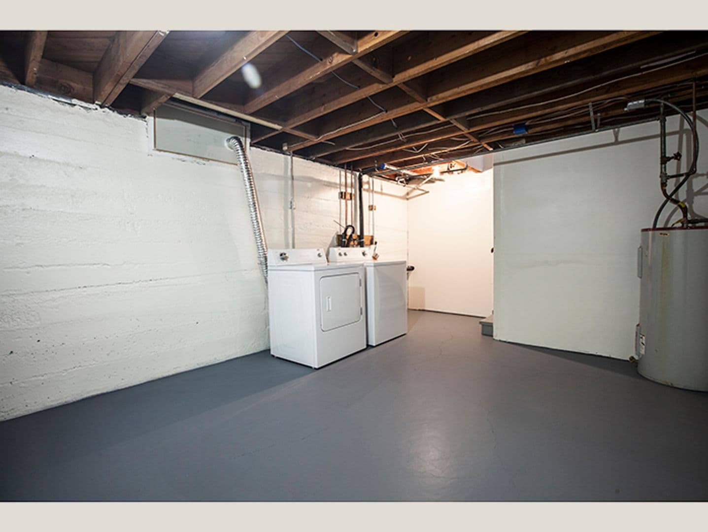 Chic Updated Mid-Century Townhouse in Cedar Hills! 16 of 26