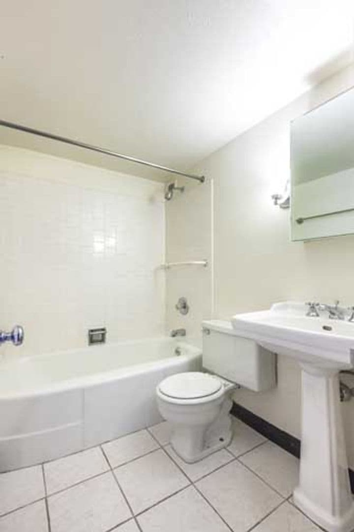 ROSE PLAZA APARTMENTS (RISI01) 5 of 26