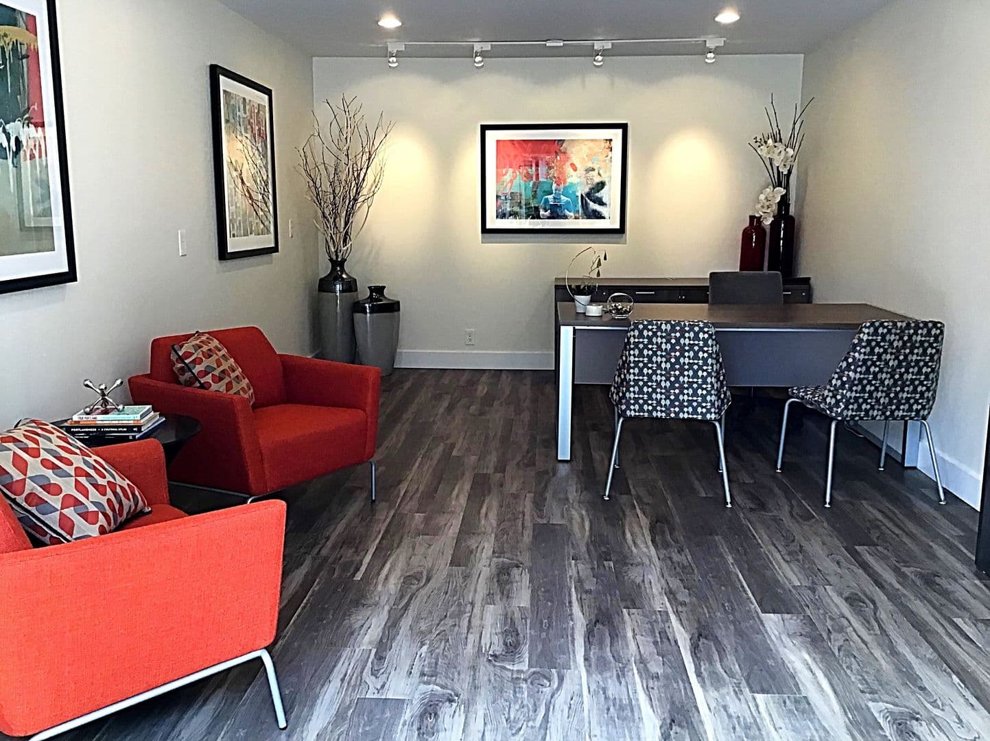 Chic Updated Mid-Century Townhouse in Cedar Hills! 10 of 26