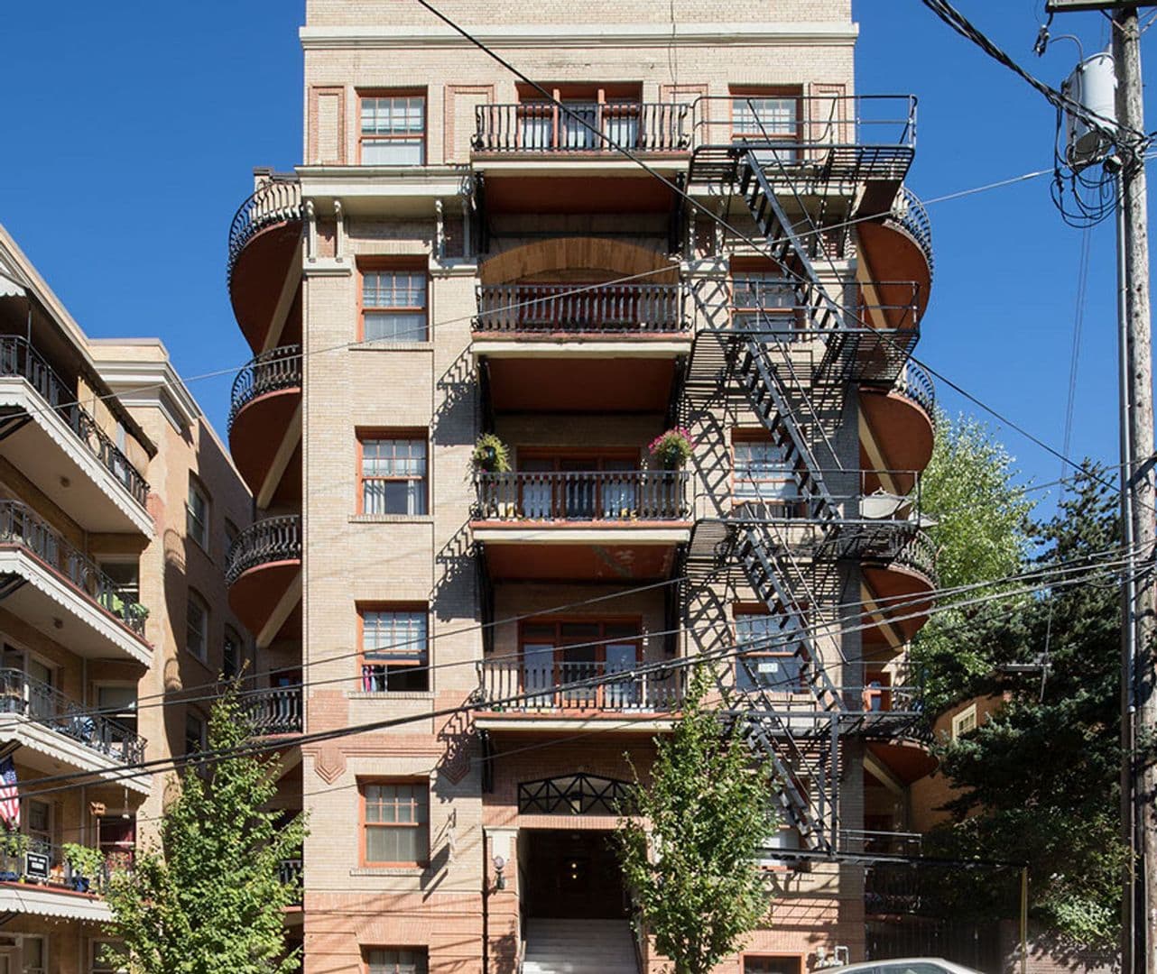 KINGSBURY APARTMENTS (KING01) 2 of 17