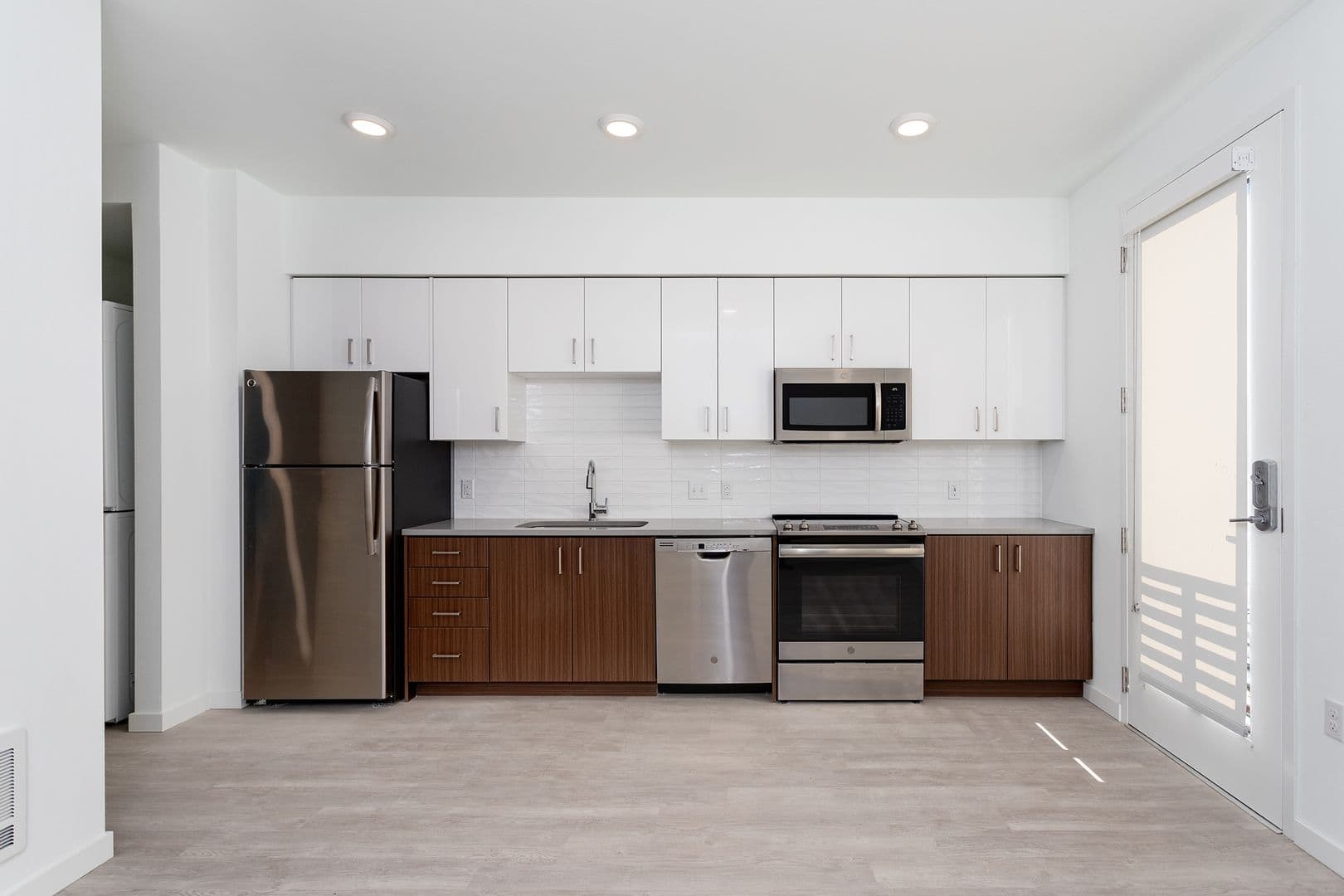 HOMEROOM APARTMENTS (HOME01) 5 of 18