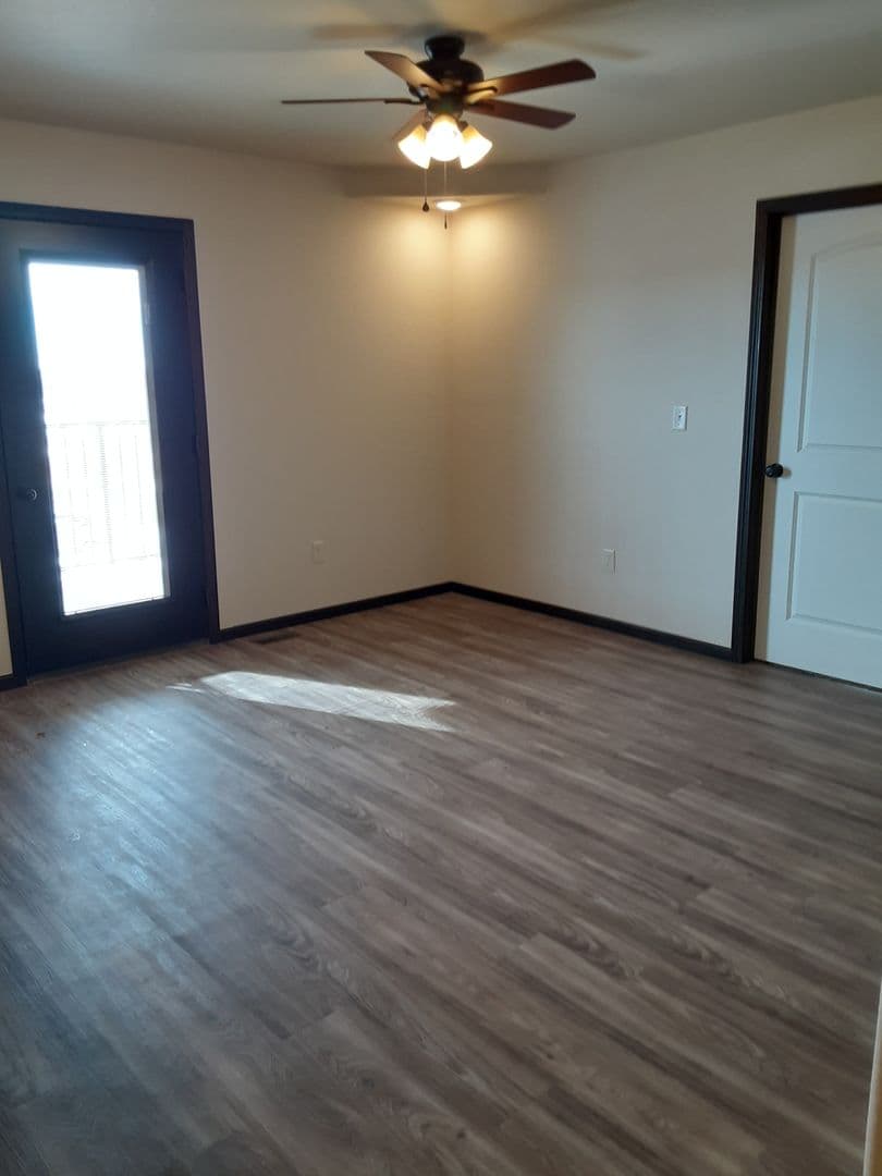 Modern Comfort: Discover Our 2-Bedroom 1-Bath Apartment Gem 11 of 23
