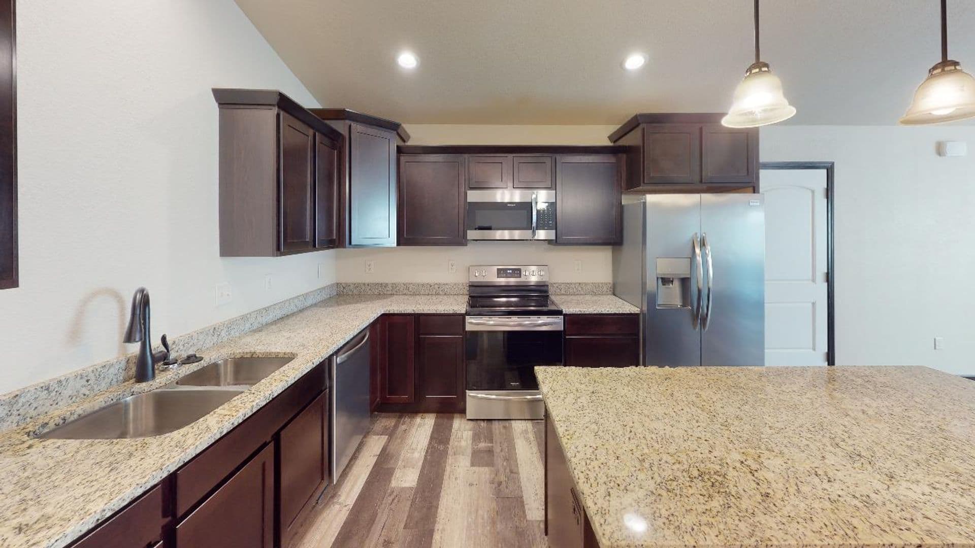 Foxborough Townhomes - 551 Westwind 4 of 11