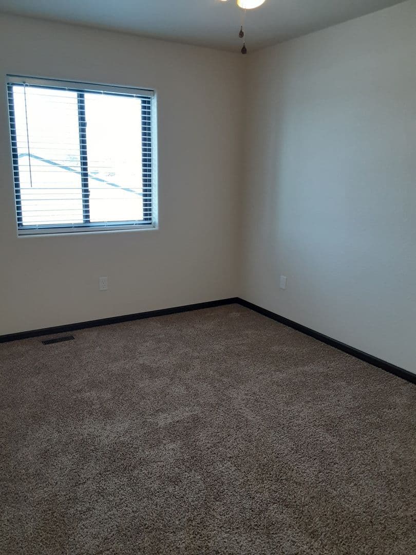 Modern Comfort: Discover Our 2-Bedroom 1-Bath Apartment Gem 16 of 20