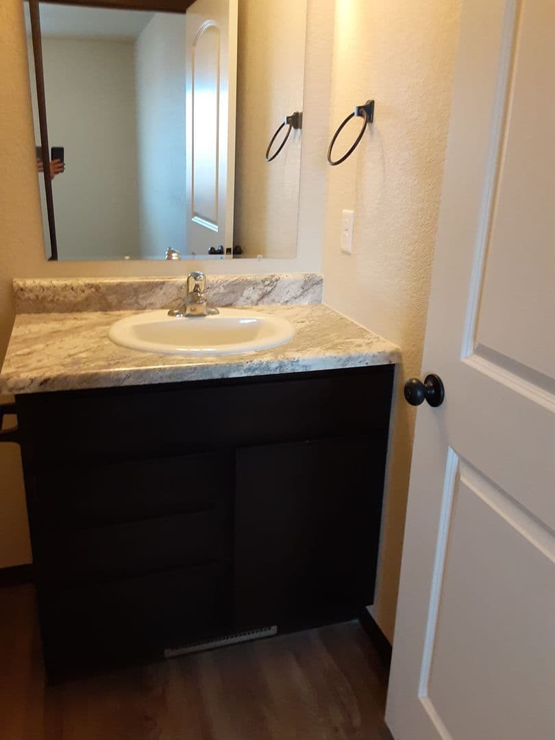 Modern Comfort: Discover Our 2-Bedroom 1-Bath Apartment Gem 5 of 26