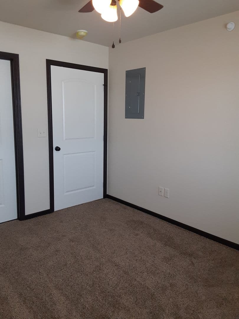 Modern Comfort: Discover Our 2-Bedroom 1-Bath Apartment Gem 16 of 23