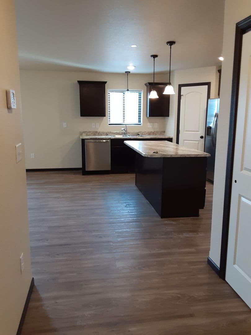 Modern Comfort: Discover Our 2-Bedroom 1-Bath Apartment Gem 13 of 26