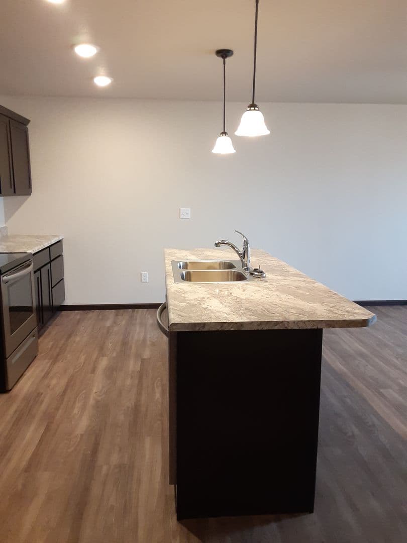 Modern Comfort: Discover Our 2-Bedroom 1-Bath Apartment Gem 7 of 20