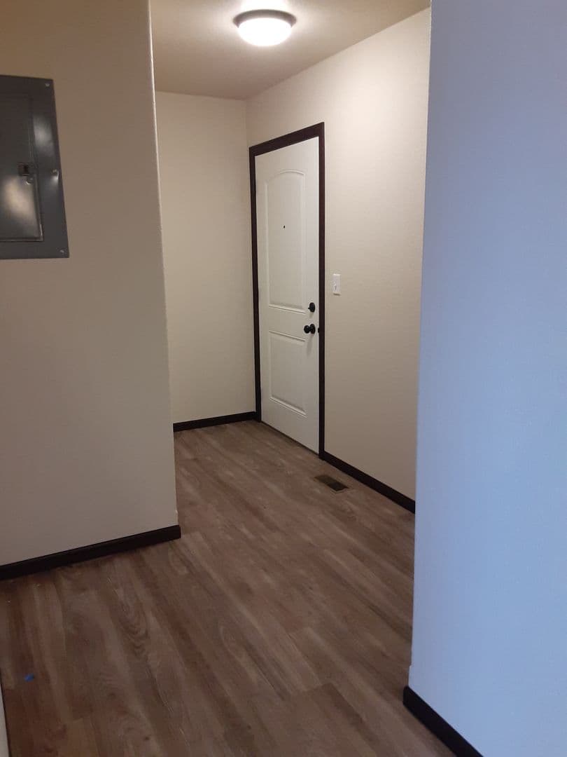 Modern Comfort: Discover Our 2-Bedroom 1-Bath Apartment Gem 20 of 20