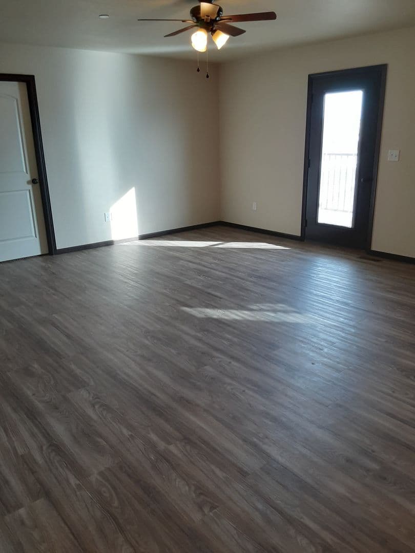 Modern Comfort: Discover Our 2-Bedroom 1-Bath Apartment Gem 21 of 26