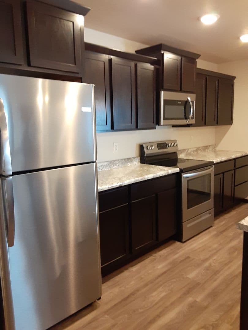 Modern Comfort: Discover Our 2-Bedroom 1-Bath Apartment Gem 7 of 23