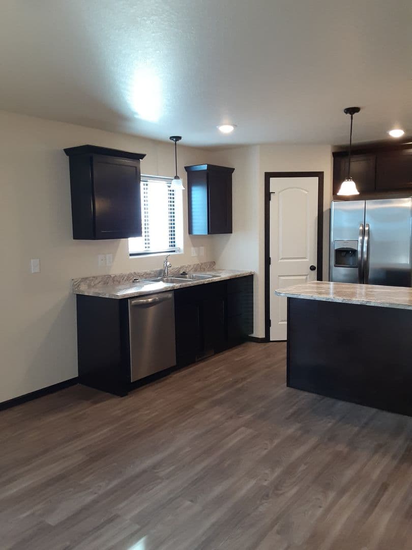 Modern Comfort: Discover Our 2-Bedroom 1-Bath Apartment Gem 18 of 26