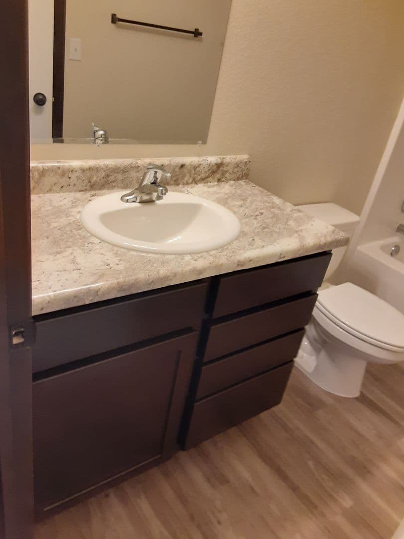 Modern Comfort: Discover Our 2-Bedroom 1-Bath Apartment Gem 13 of 20