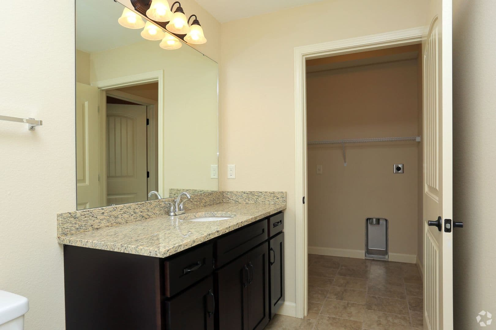 Anderson House Apartments 5 of 12