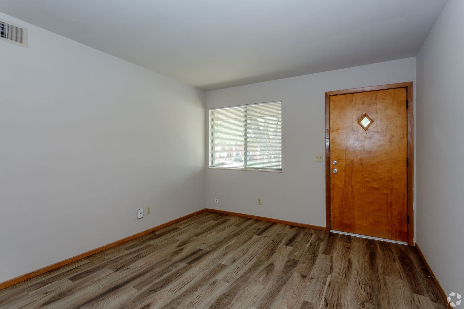 Continental North Apartments 7 of 17