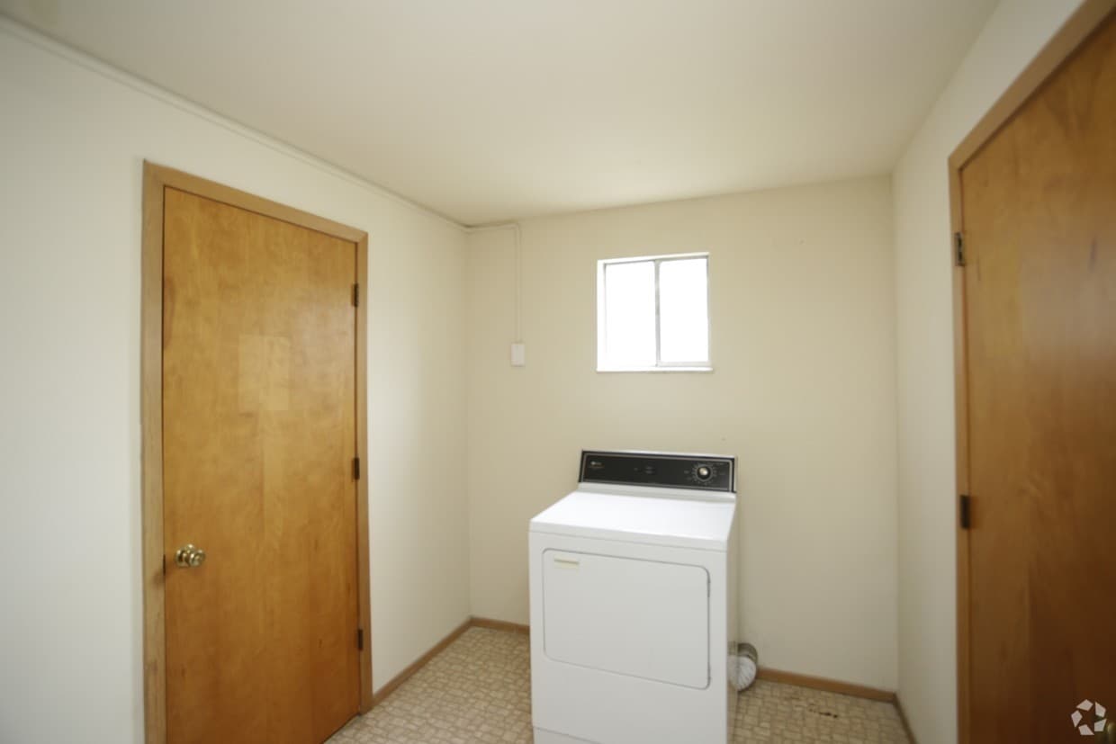 Continental North Apartments 11 of 17