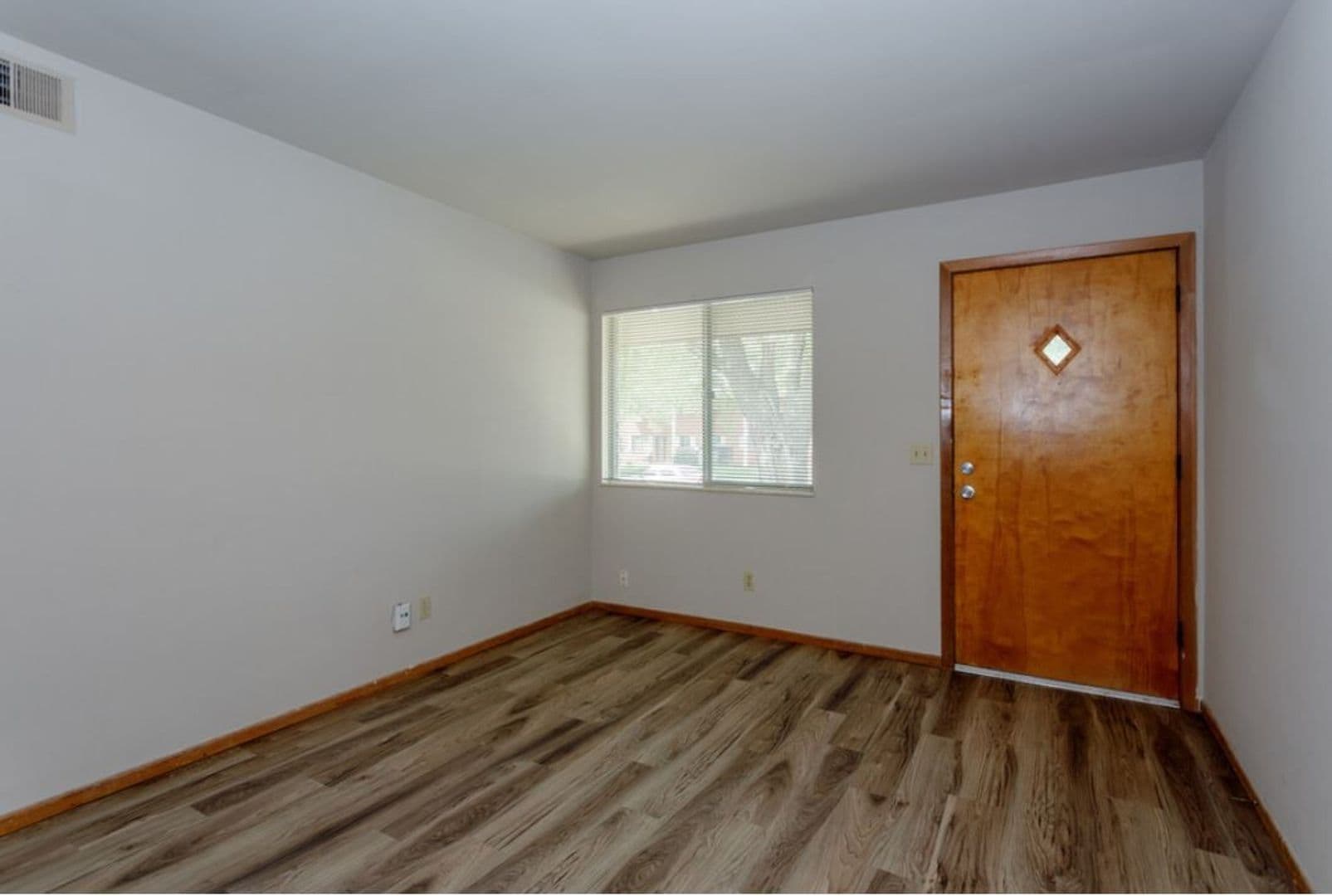 Continental North Apartments 3 of 7