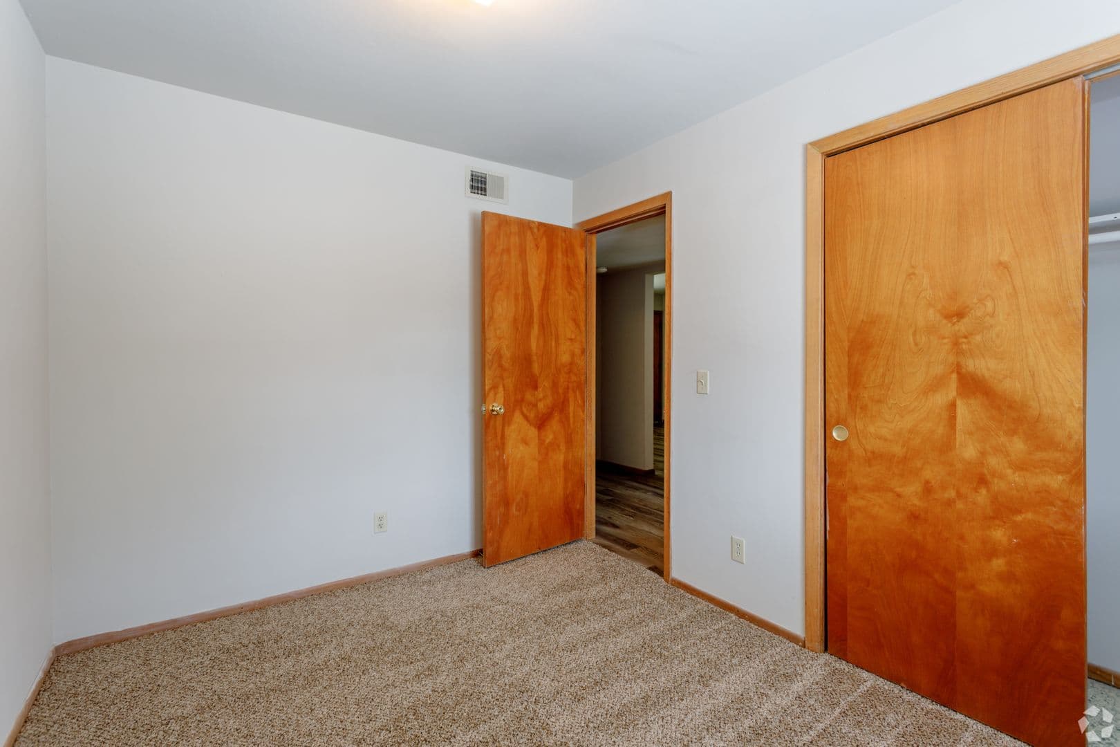 Continental North Apartments 12 of 17