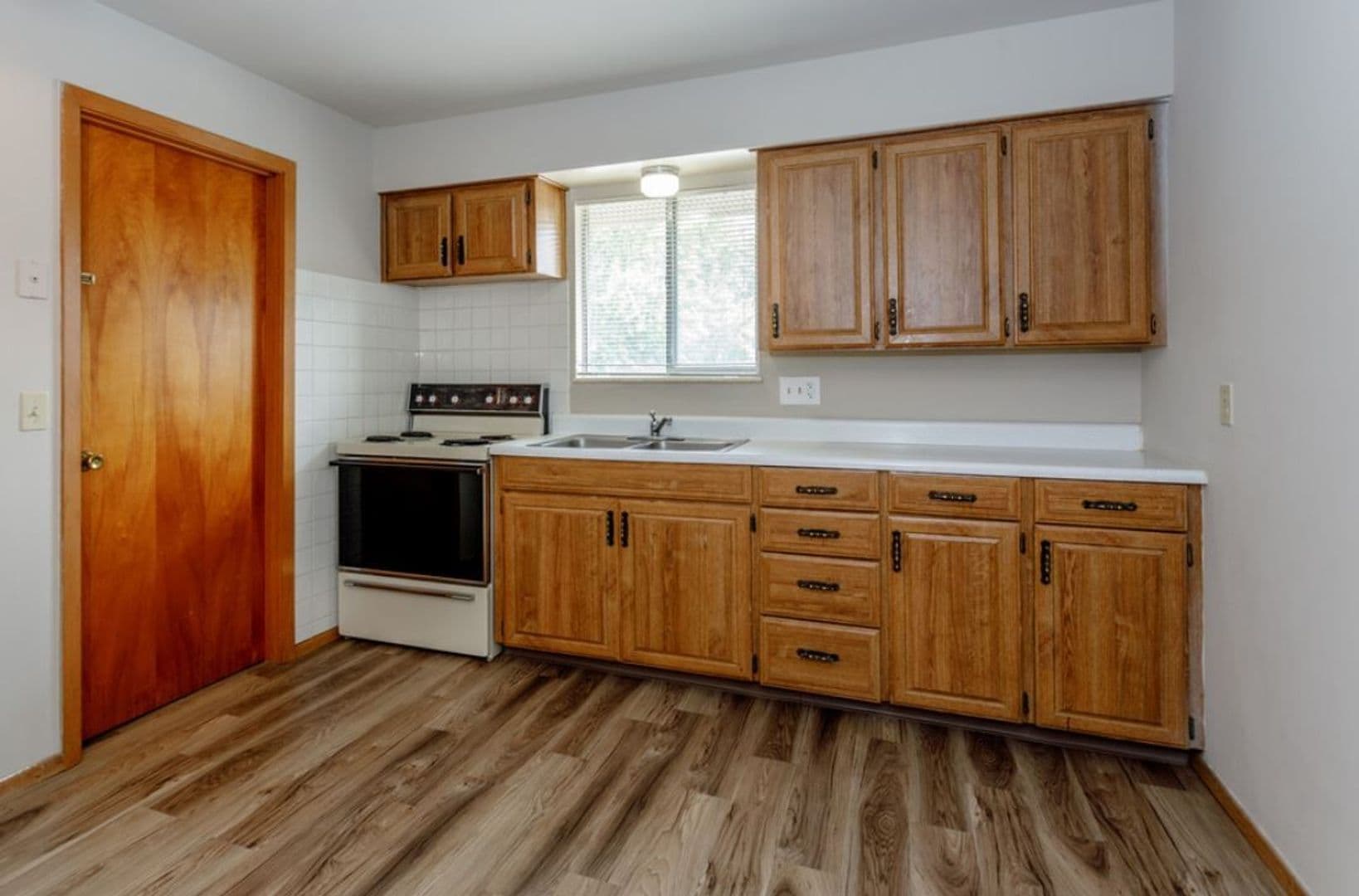 Continental North Apartments 3 of 7