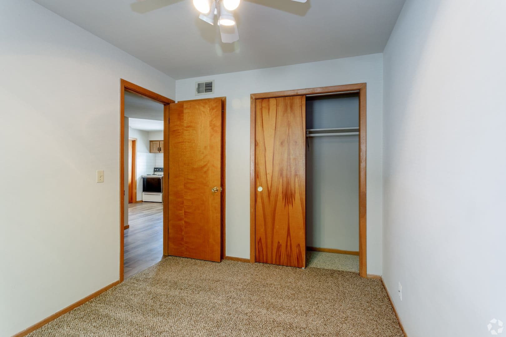 Continental North Apartments 4 of 7