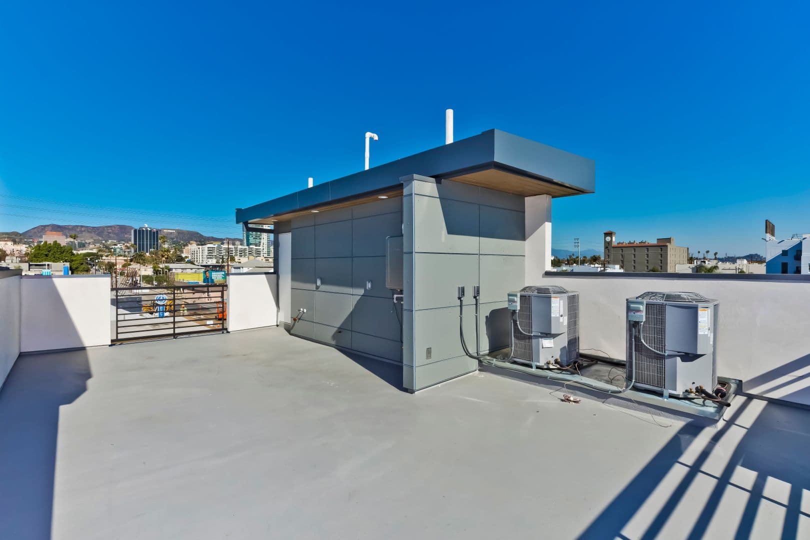 1025 Wilcox Avenue 10 of 53