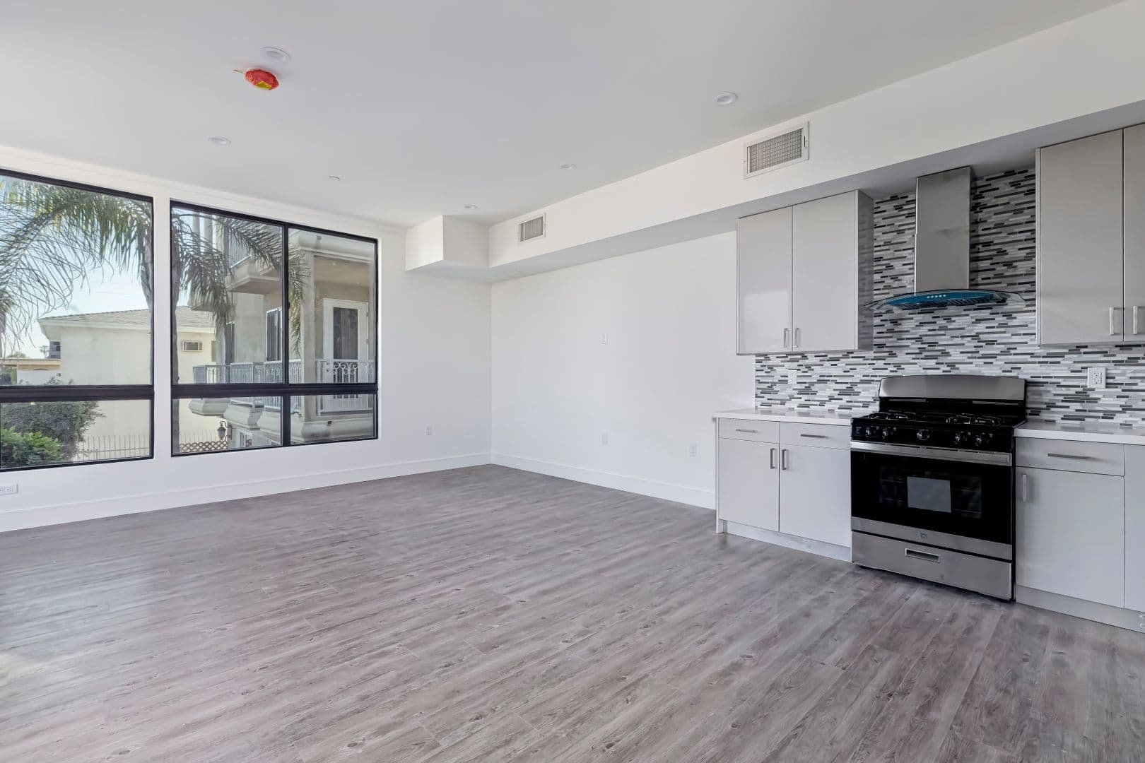 1025 Wilcox Avenue 12 of 51