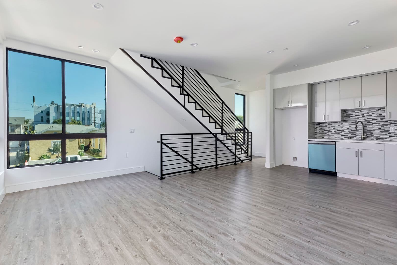 1025 Wilcox Avenue 36 of 51