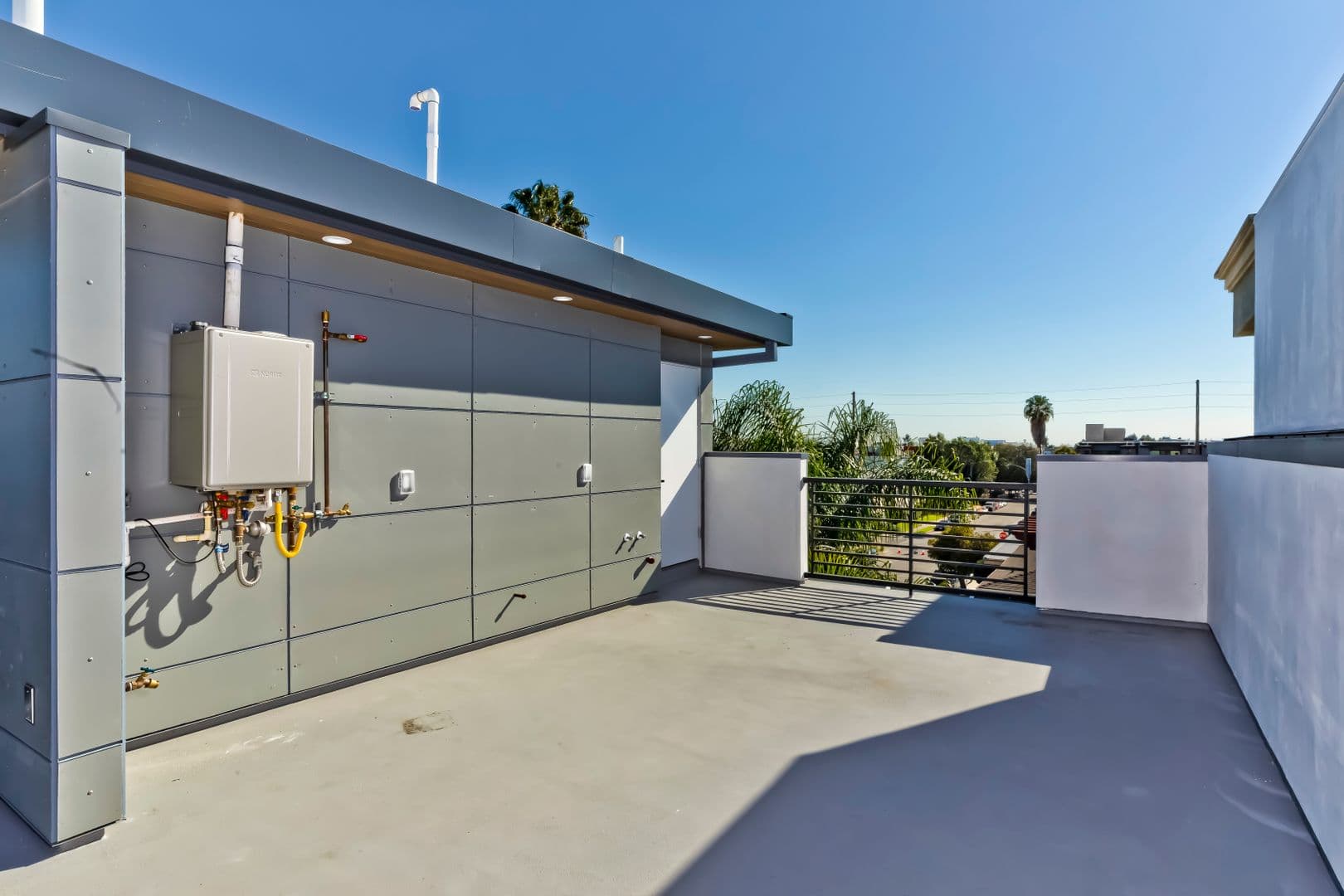 1025 Wilcox Avenue 26 of 53