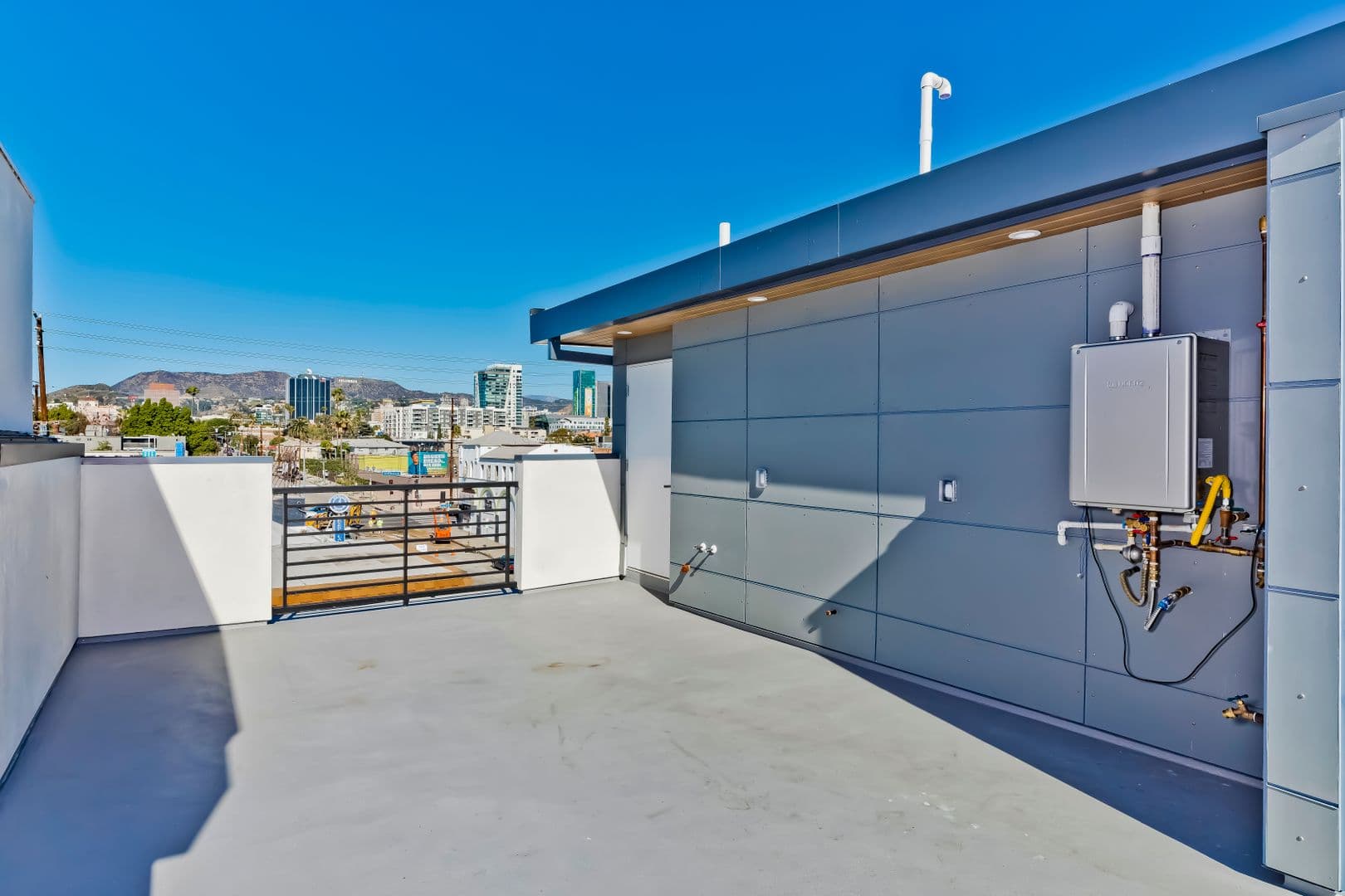 1025 Wilcox Avenue 42 of 53