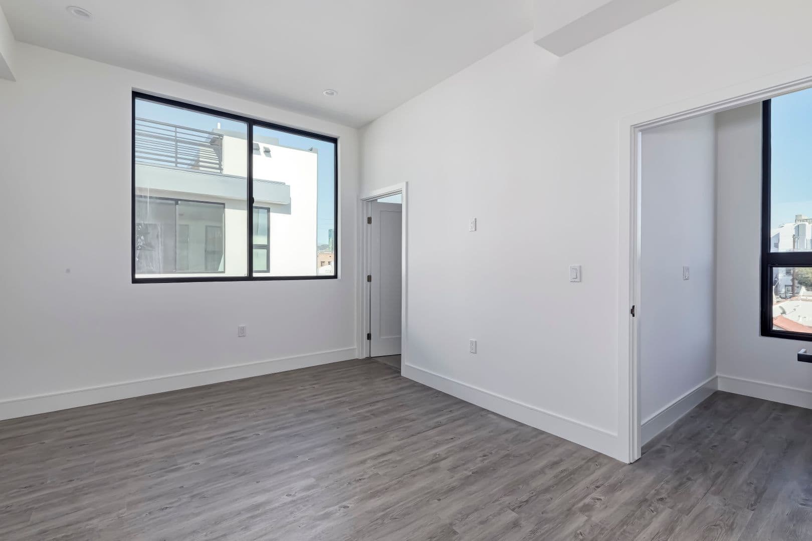 1025 Wilcox Avenue 29 of 53